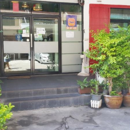 De Talak Hostel Банкок Екстериор снимка