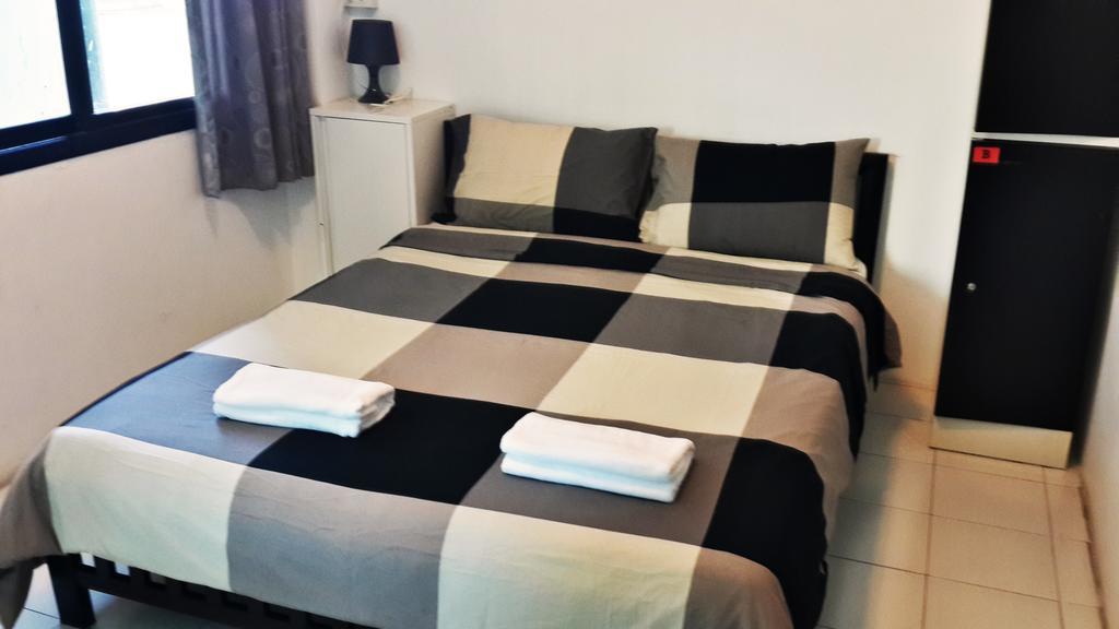 De Talak Hostel Банкок Екстериор снимка