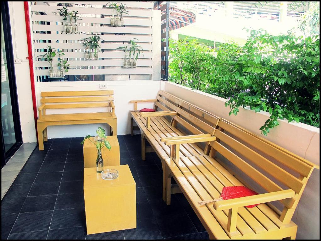 De Talak Hostel Банкок Екстериор снимка