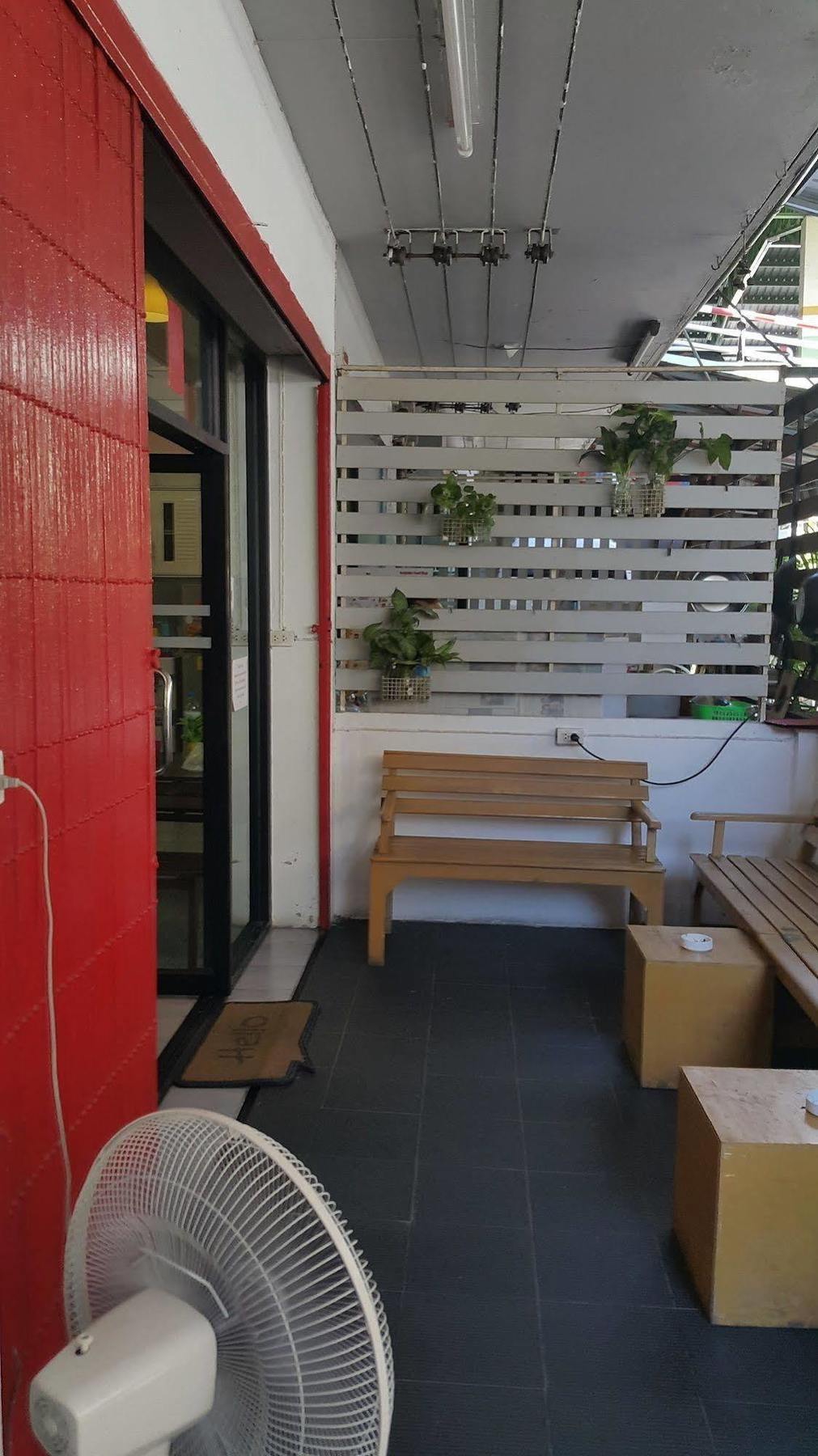 De Talak Hostel Банкок Екстериор снимка