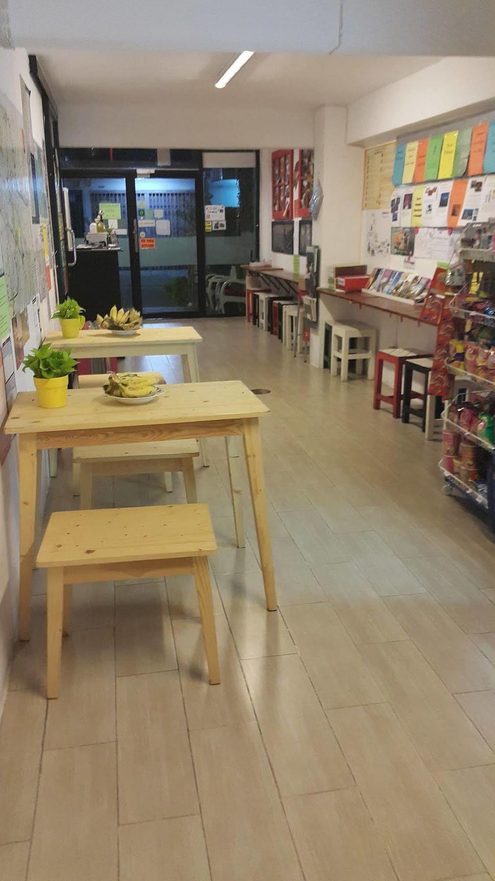 De Talak Hostel Банкок Екстериор снимка