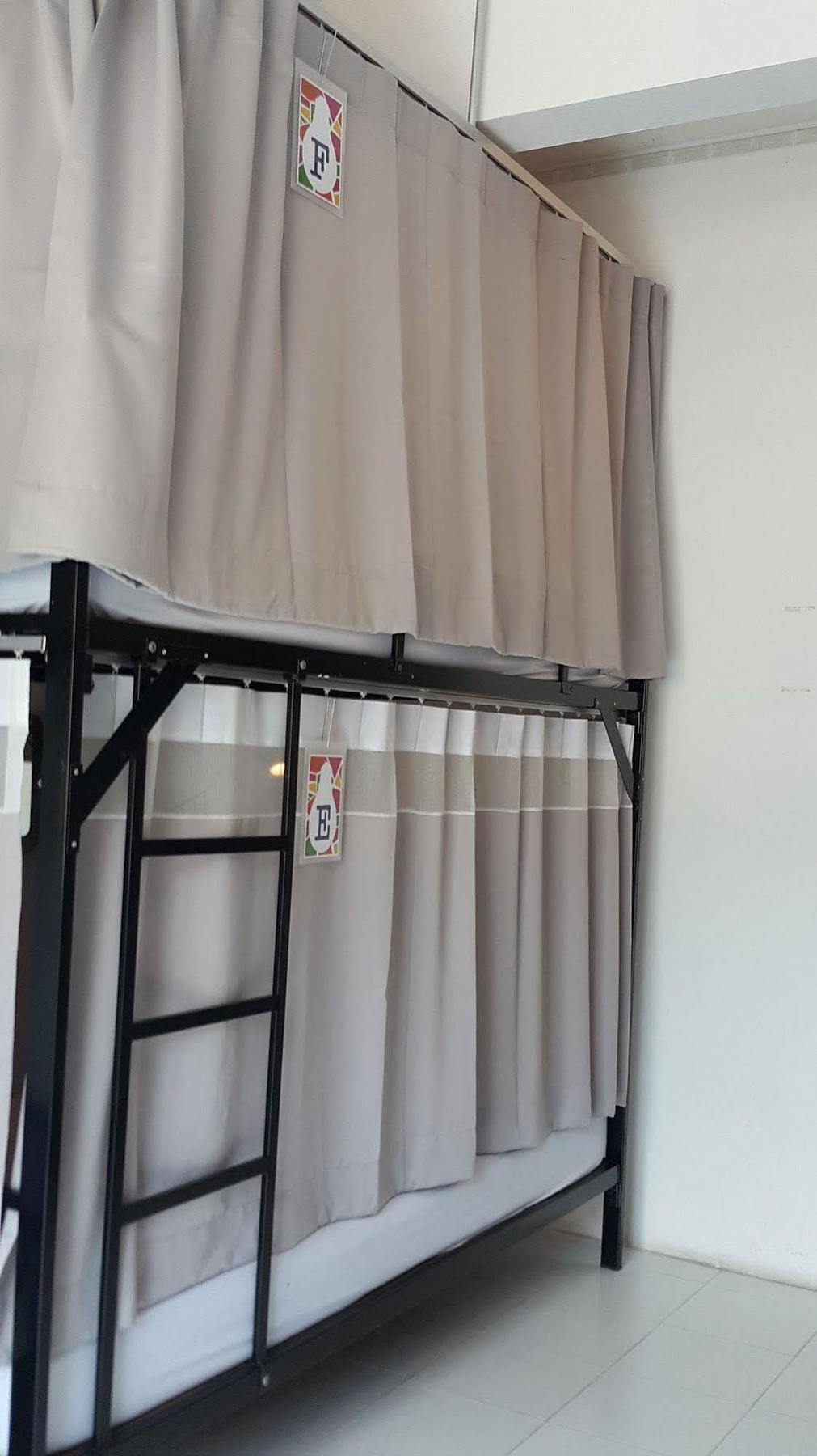 De Talak Hostel Банкок Екстериор снимка