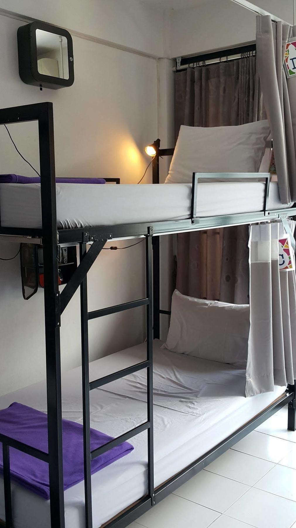 De Talak Hostel Банкок Екстериор снимка