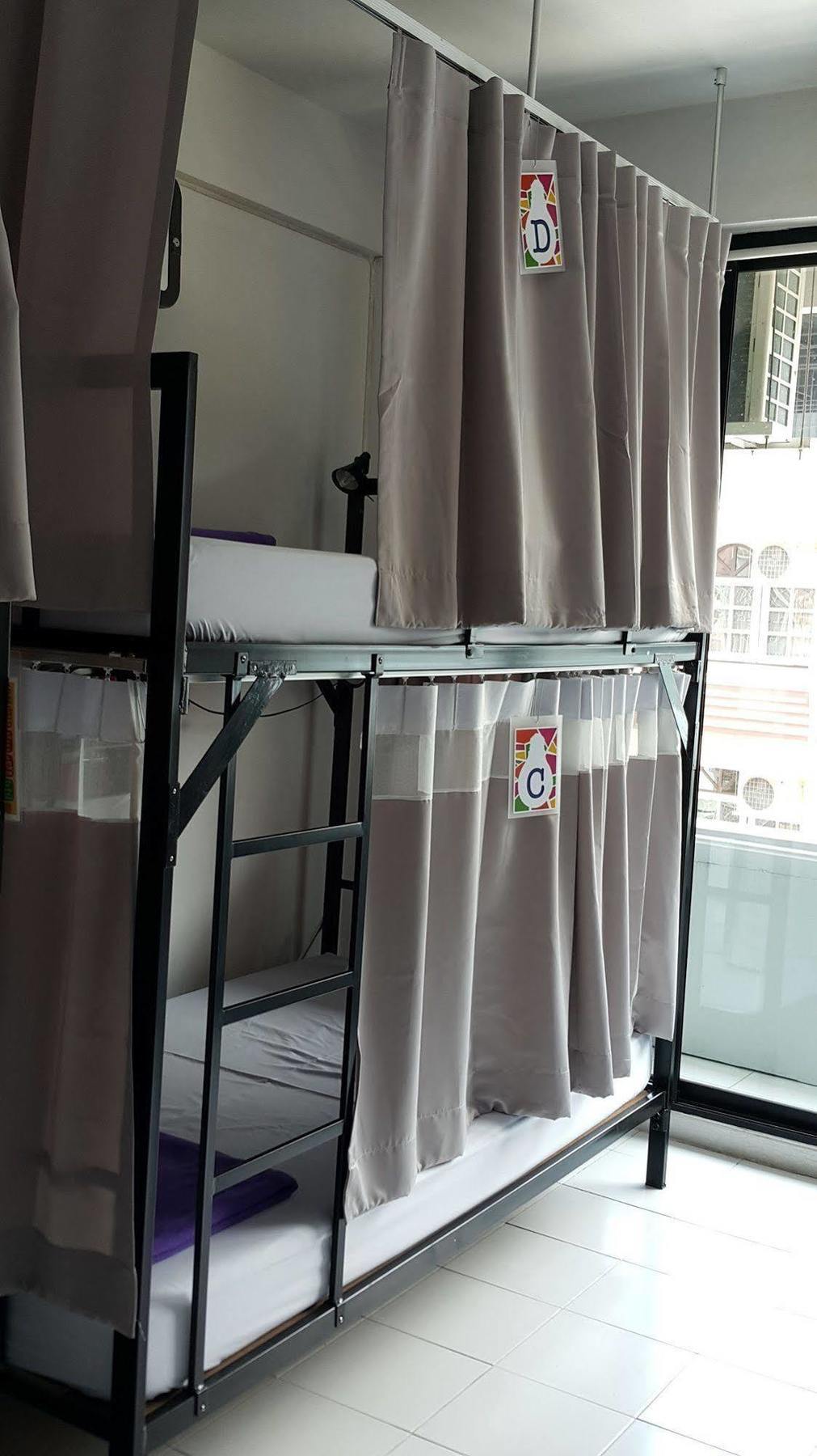 De Talak Hostel Банкок Екстериор снимка